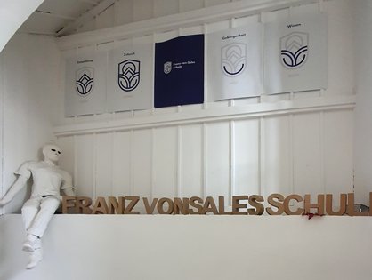 Schriftzug Franz-von-Sales Mädchenrealschule
